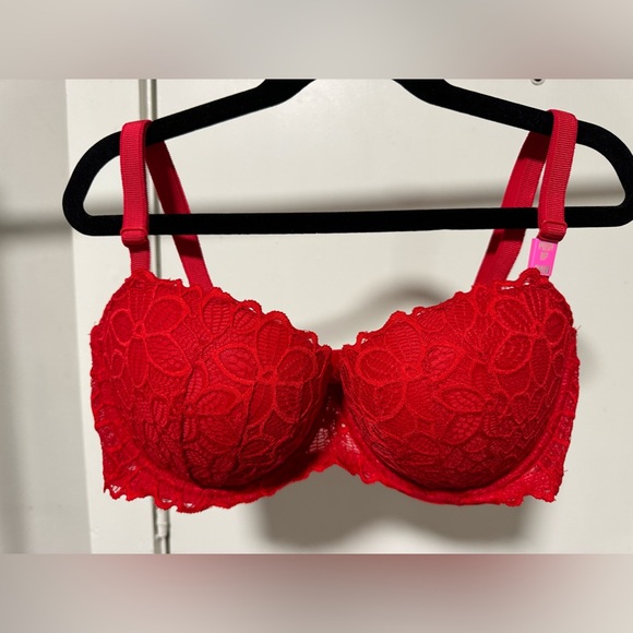 Victoria's Secret PINK Red Lace Bra - Picture 1 of 1